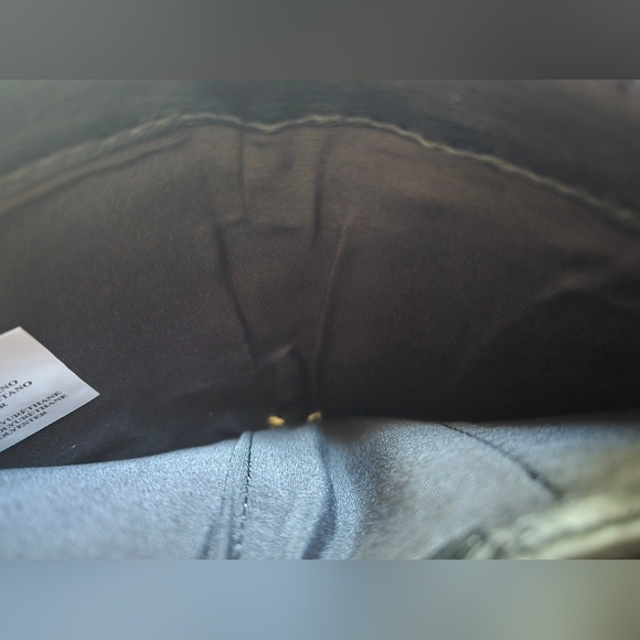 Betsey Johnson Tan Heart Quilted Wristlet with Gold Bow - Picture 8 of 9